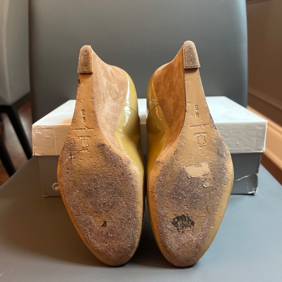 Charles David patent pumps - colour: tan, women’s US size 7.5M - Picture 6 of 6